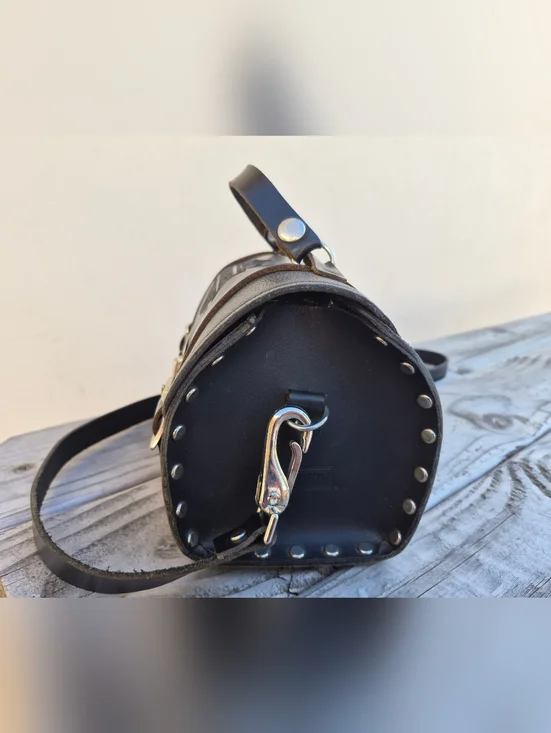 HARLEY-DAVIDSON VINTAGE BLACK LEATHER SADDLE HANDBAG - Picture 8 of 11